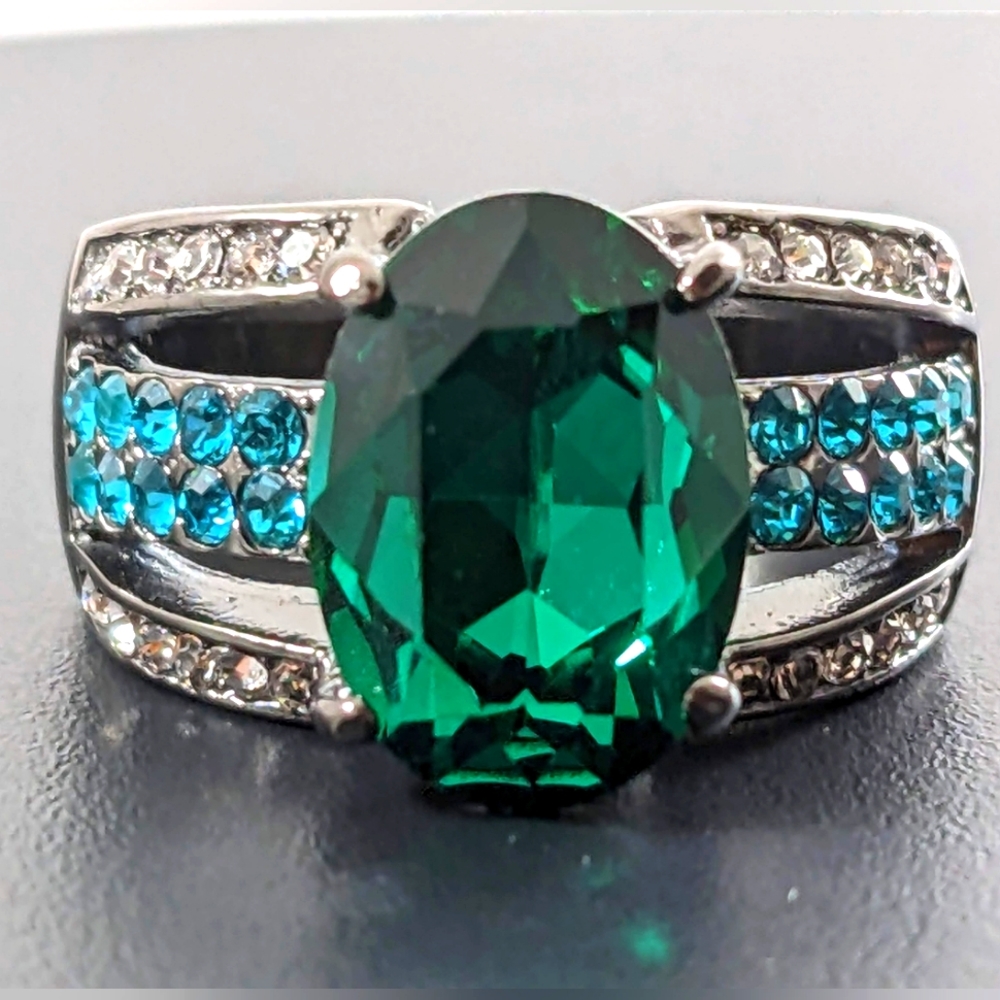 Green & Blue Crystal Cocktail Ring - Picture 1 of 5